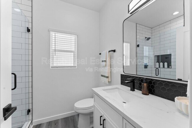 Building Photo - 5256 Adams Ave