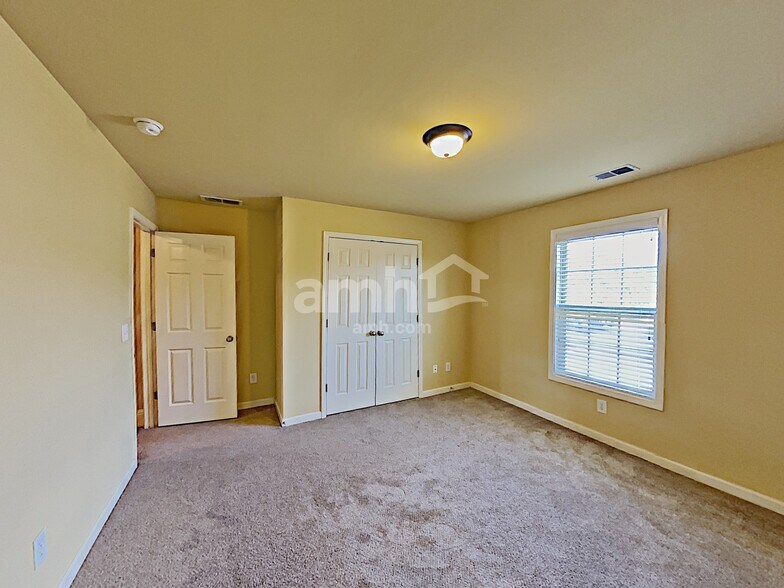 Building Photo - 3100 Camellia Trail
