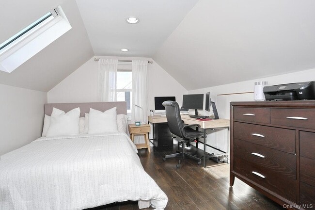 Building Photo - 42 E Main St