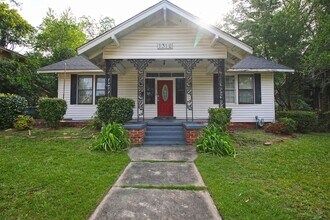 Building Photo - PRE-LEASE for July 2026 - 5 Bedroom, 2.5 B...