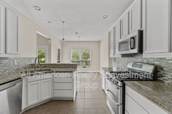 Building Photo - 4301 Hidden Lakes Dr