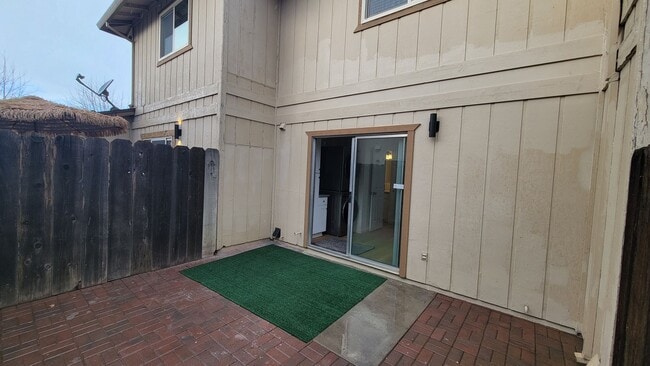 Building Photo - 2500 Lawrence St