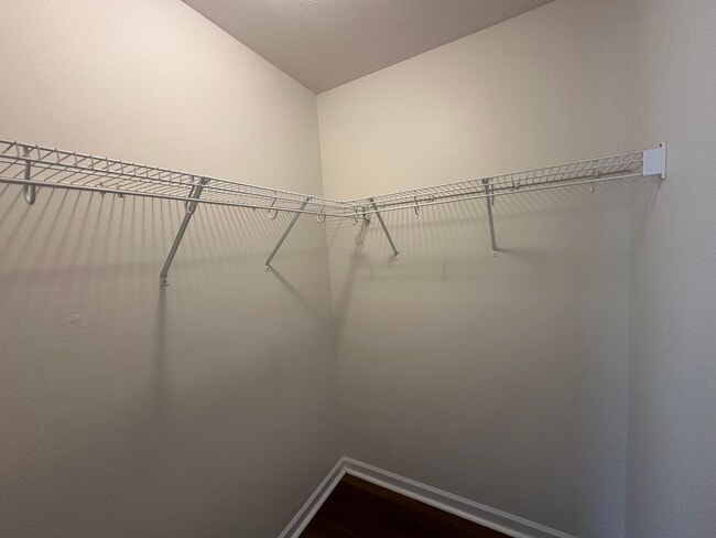 Building Photo - 1651 W Kole Dr