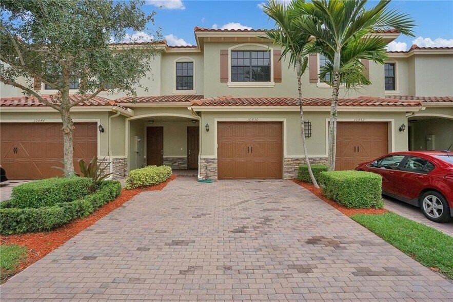 Primary Photo - 10850 NW 73rd Ct