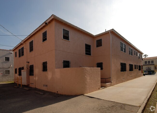 Building Photo - 637 S Dunsmuir Ave