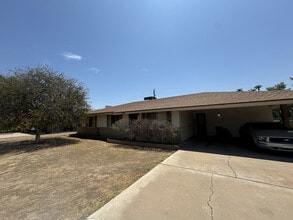 Building Photo - 1155 E Geneva Dr