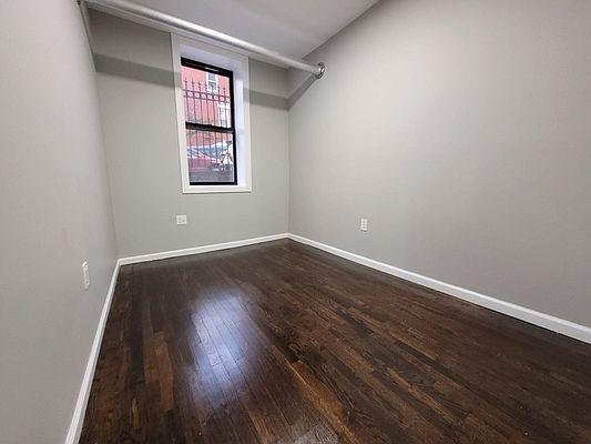 Building Photo - 3 bedroom in BRONX NY 10458