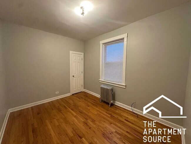 Building Photo - 6343 N Claremont Ave