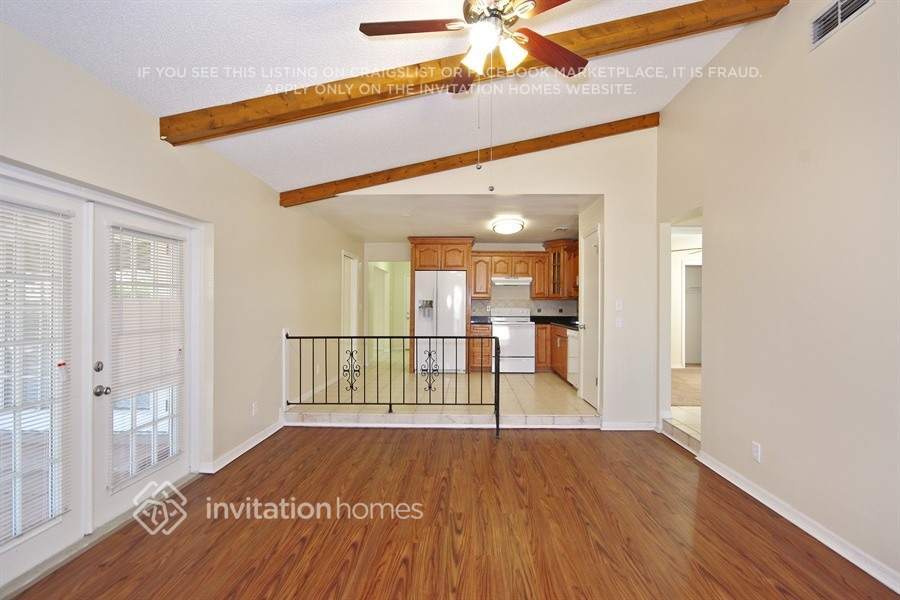 Building Photo - 1752 W Cheryl Dr