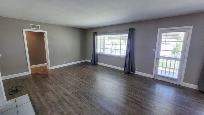 Building Photo - 4 Bed 2 Bath House in East Whittier Availa...