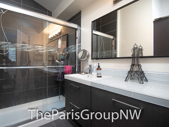 Building Photo - 9810 NE 130th Pl