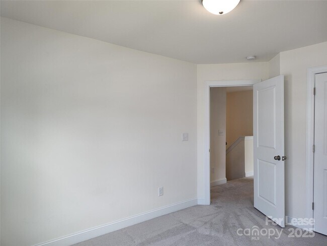 Building Photo - 2153 Bexar Trl