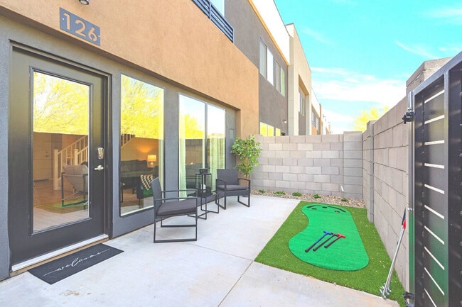 Building Photo - 16601 N Parkview Pl