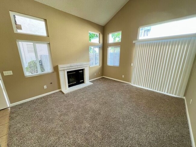 Building Photo - 3 Bed, 3 Bed House In The Stunning Willams...