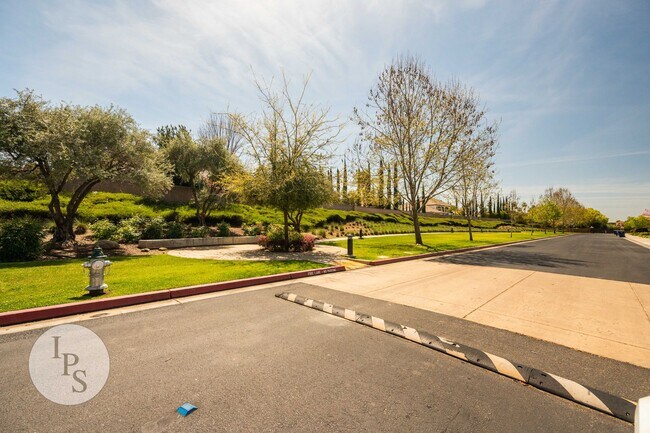 Building Photo - Copper Eastside Home, 2BR/2BA, CUSD, Gated...