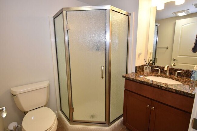 Building Photo - 3 bedroom 2 bath Ivy Quad Townhouse for lease