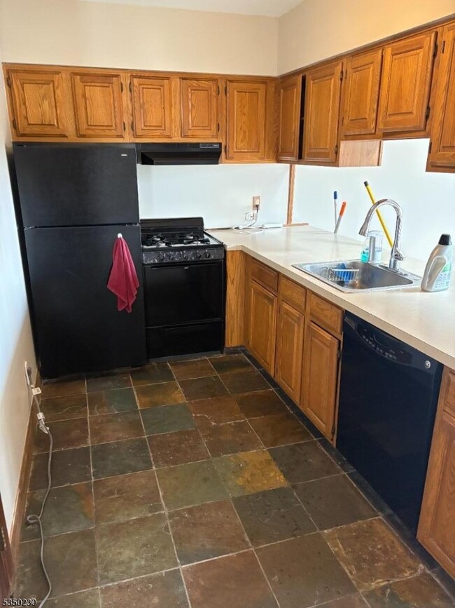 Building Photo - 4 Red Lodge Dr