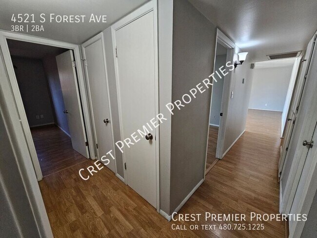 Building Photo - 4521 S Forest Ave