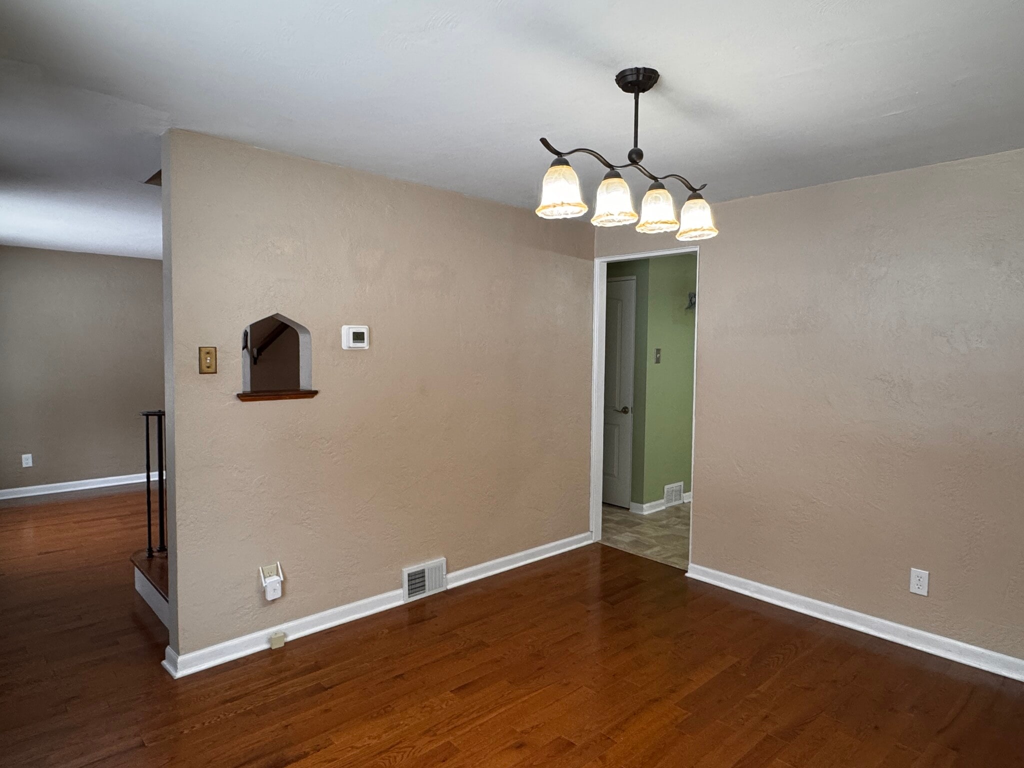 Building Photo - 849 Kewanna Ave