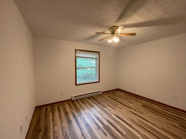 Building Photo - 152 Cecil St