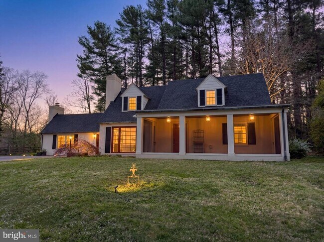 Building Photo - 37899 Snickersville Turnpike