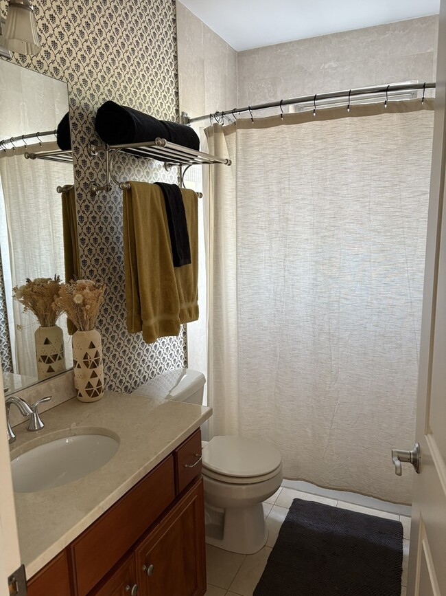 Building Photo - 1902 N Spaulding Ave