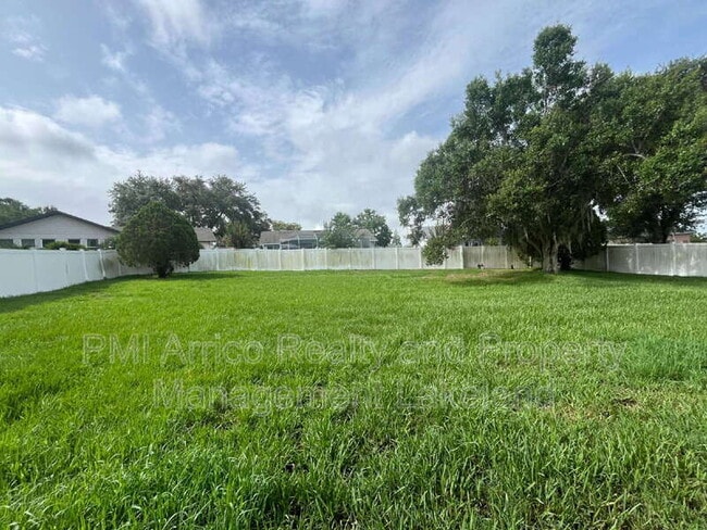 Building Photo - 5721 Manchester Dr W