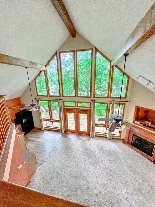 Building Photo - 652 Humphries Cove Rd