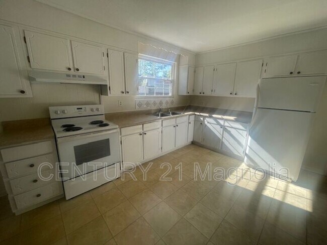 Building Photo - 105 Nut Grove Dr