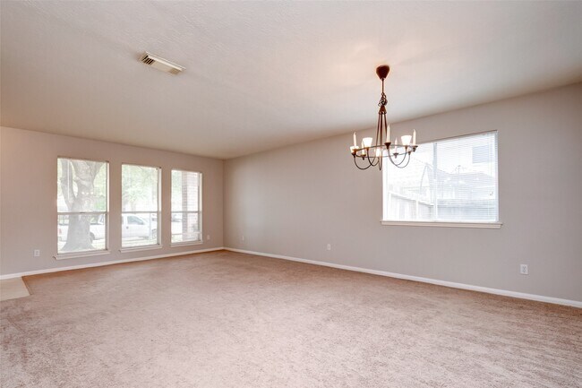 Building Photo - 12654 Pine Bush Dr