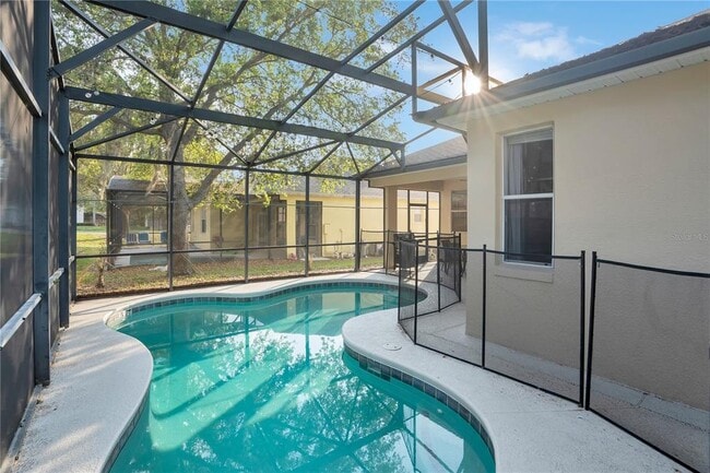 Building Photo - 544 Pineloch Dr