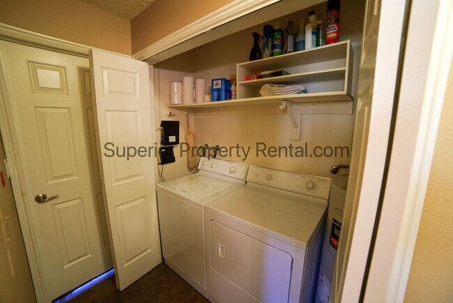 Building Photo - Furnished 2 bed, 2 bath condo with views