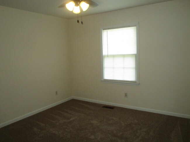 Building Photo - 4 Ashley St