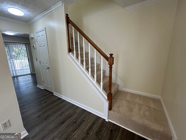 Building Photo - 4800 Streamside Dr