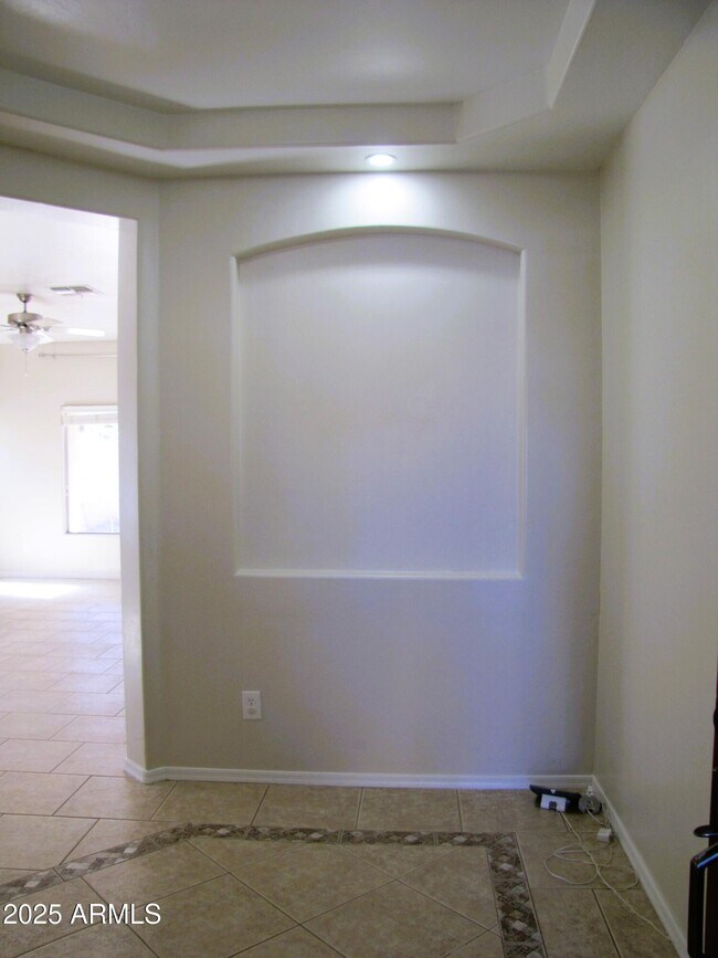 Building Photo - 1046 Estancia Dr
