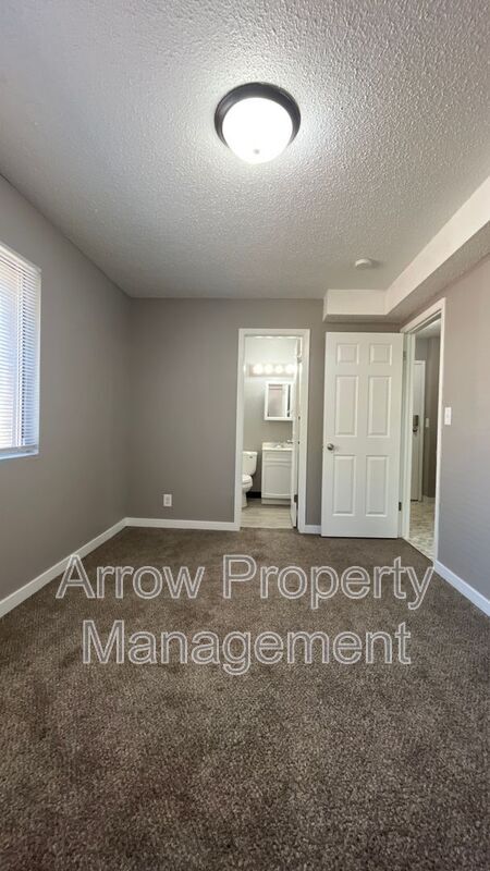 Building Photo - 1119 E St