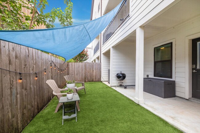 Building Photo - 829 Wakefield Dr