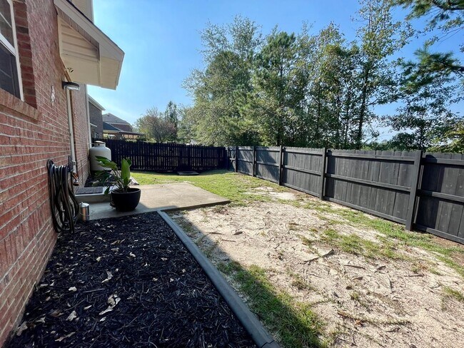 Building Photo - West Columbia