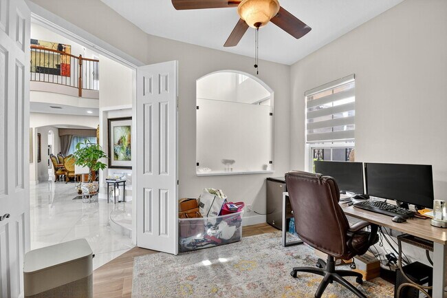 Building Photo - 9167 Oak Alley Dr