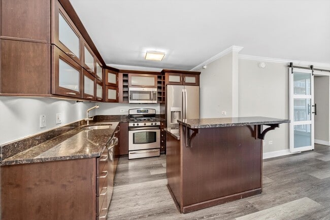 Building Photo - 545 N Dearborn St