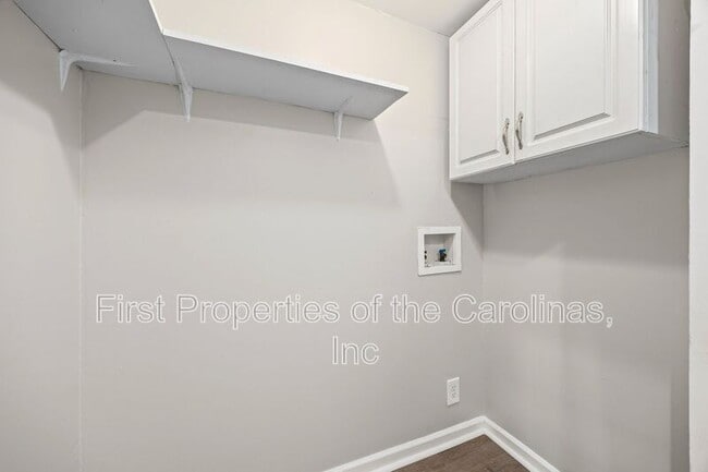 Building Photo - 1127 W 5th Ave