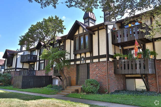 Building Photo - Village Park at Barclay Square