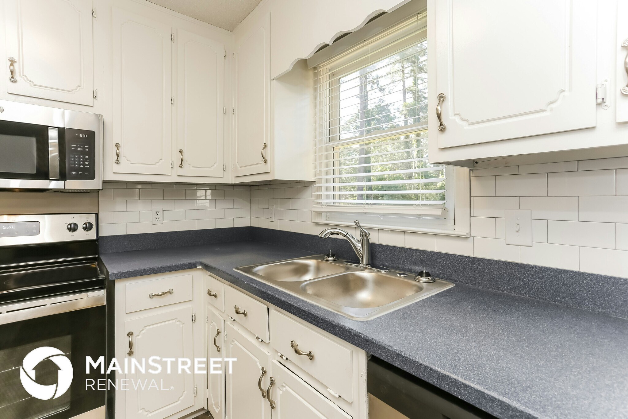 Building Photo - 43 1st Ave E