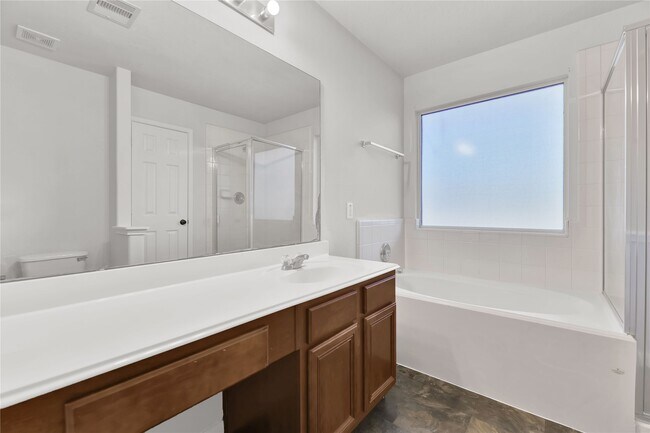 Building Photo - 1906 Rock Ridge Dr