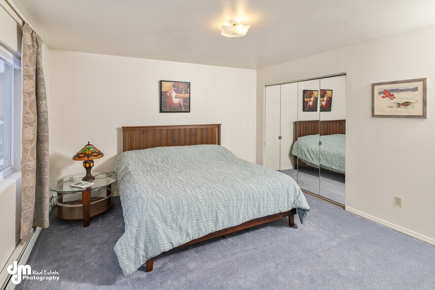 Building Photo - 2630 Klamath Dr