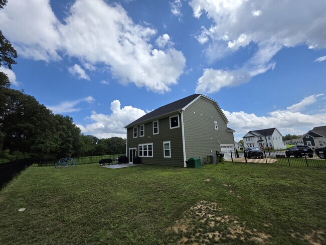Building Photo - Cypress Creek