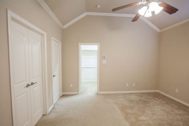 Building Photo - 528 S Greenville Ave