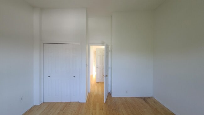 Building Photo - 4905 Park Ave