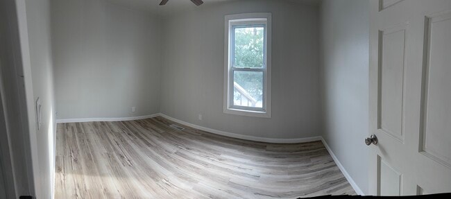 Building Photo - 414 Lincoln St