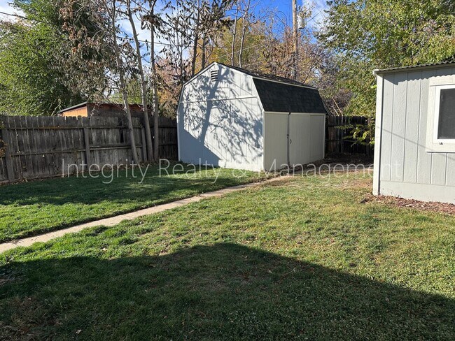 Building Photo - 901 S Alcott St